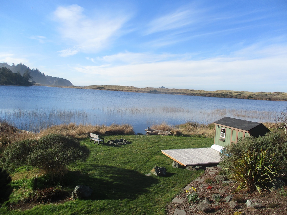 加里森湖（ Garrison Lake ）的双子景观