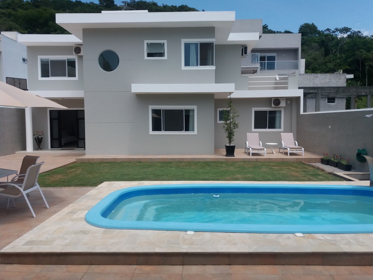 Casa em Canasvieiras com Piscina