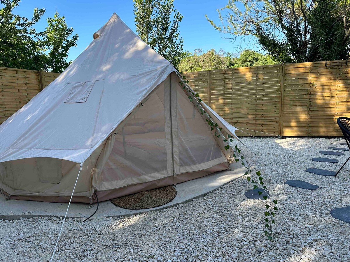 Tente en Provence avec Spa