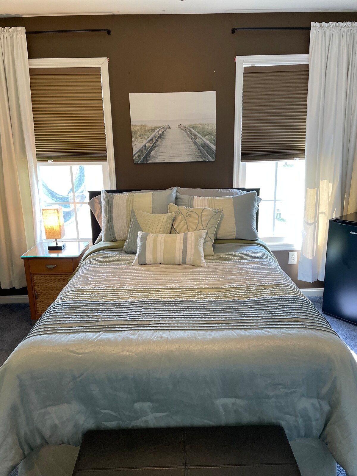 Sunset Coastal Escape, single room, full size bed