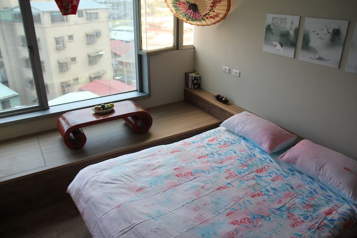 Double bed can be arranged as 2 single (twin) beds. TV and private bathroom/toilet. 