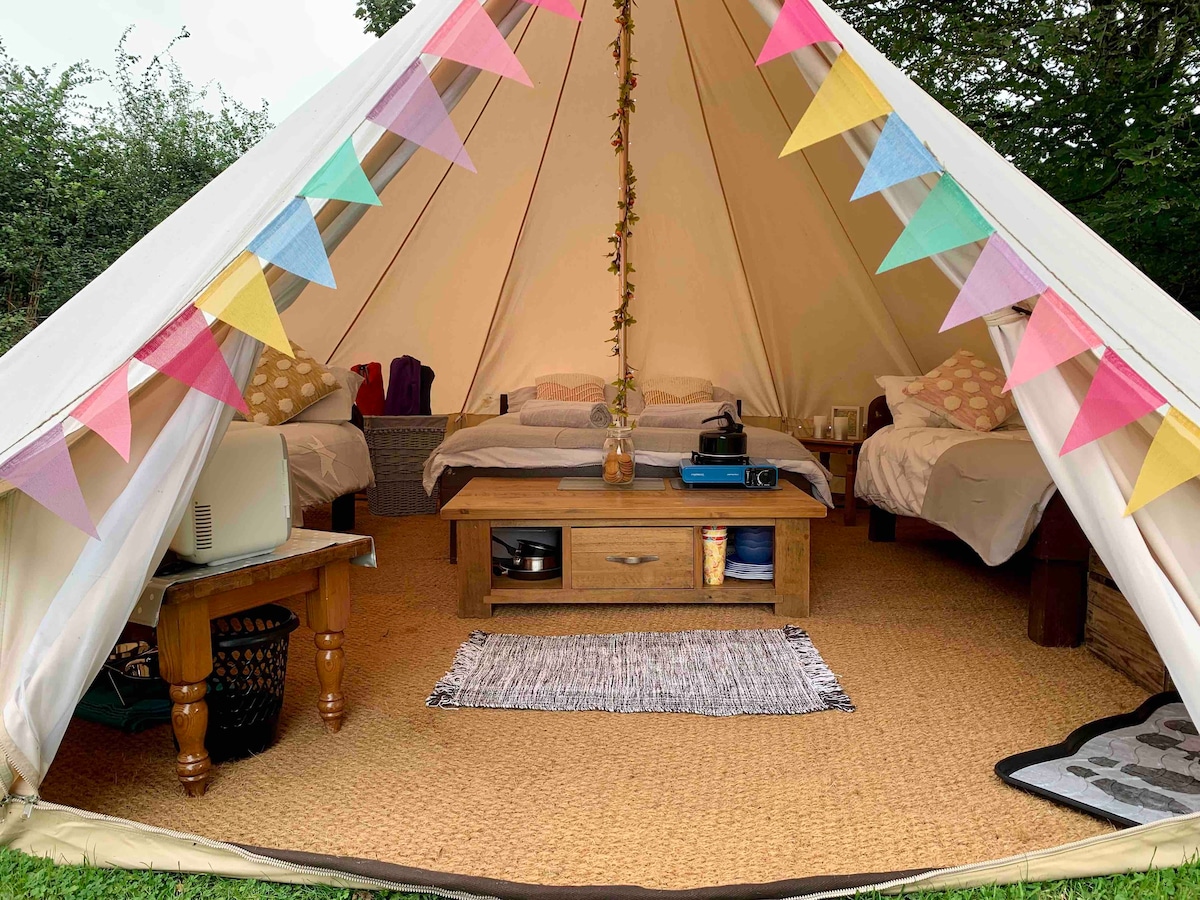 Ducklings Den - Luxury Family Bell Tent Pitch 1