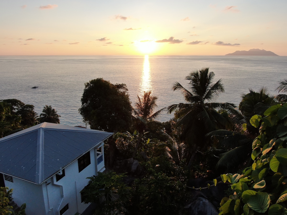 水晶公寓（ Crystal Apartments Seychelles SeaView ）一楼