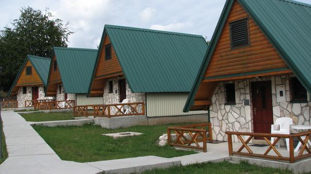 杜米托平房（ Durmitor Bungalows ）