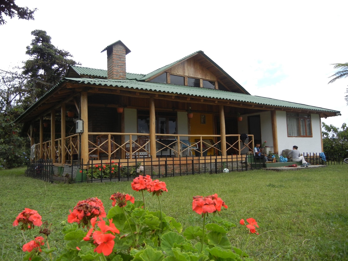 Casa Alambi. Casa de Campo Cerca de Mindo