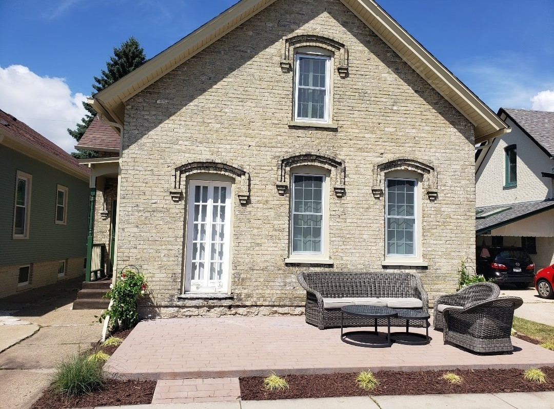 The Beach Cottage at Michigan Blvd.