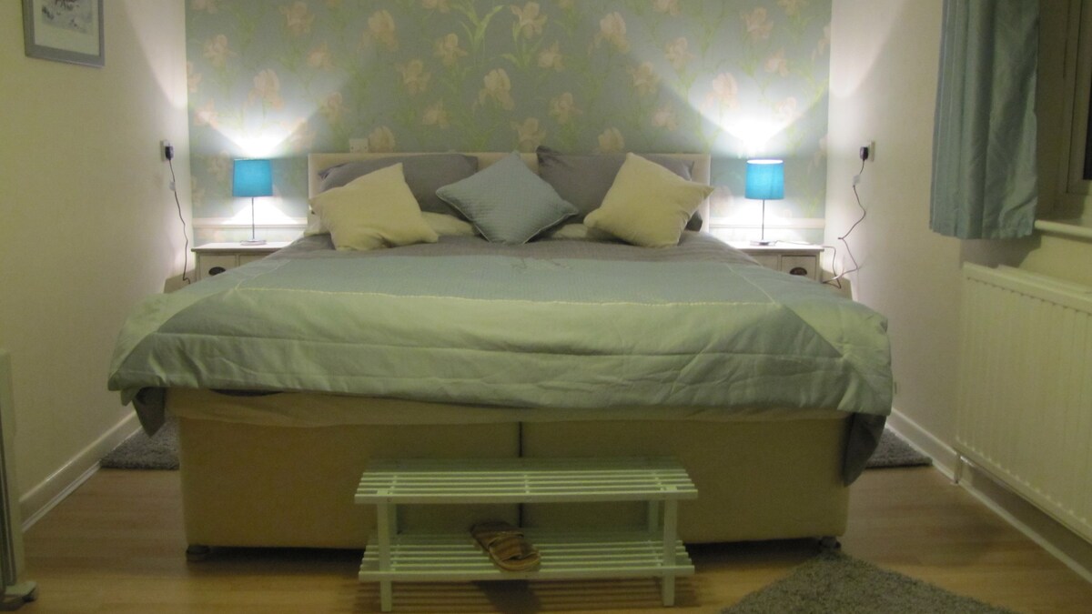 梨树小屋公寓，双人床+沙发床。