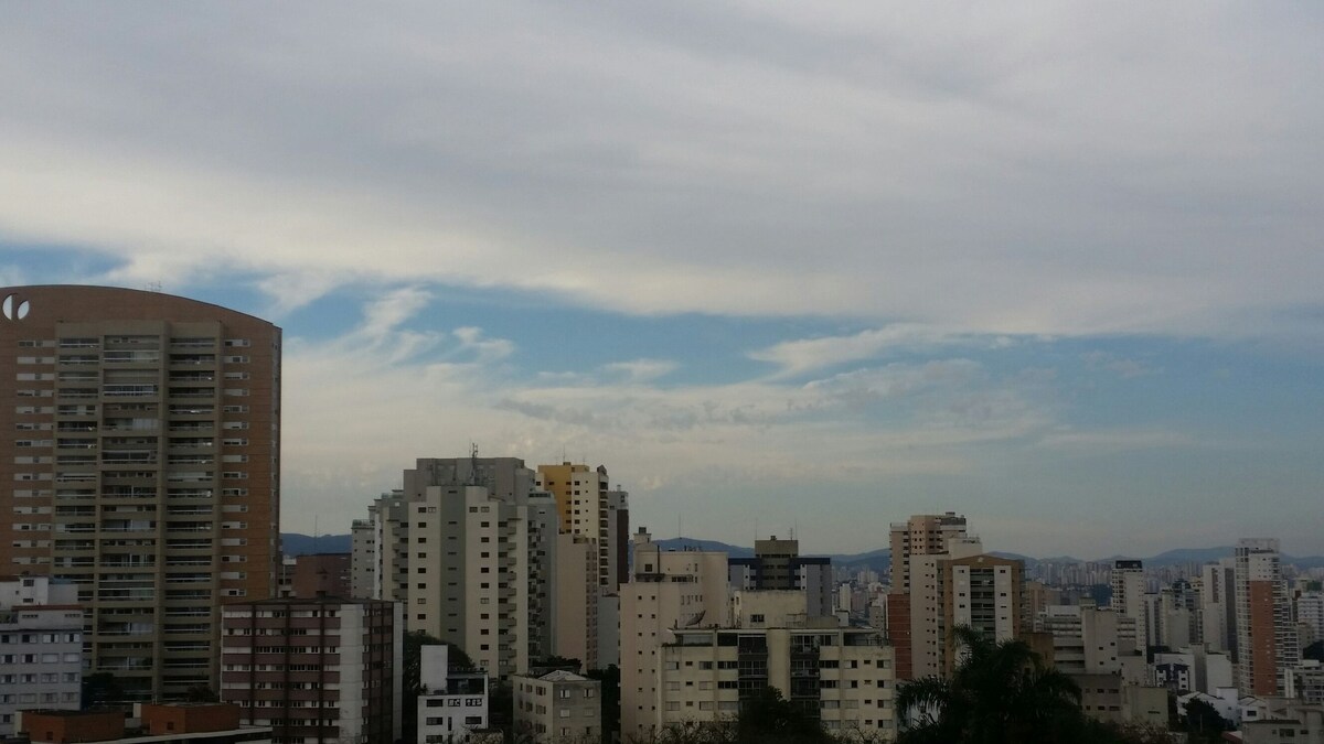 Espaço na natureza/ ótimo local com muitas árvores