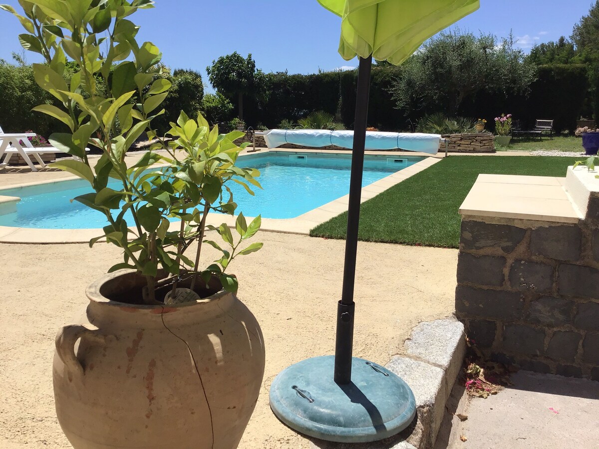 Appartement avec piscine entre mer et montagne