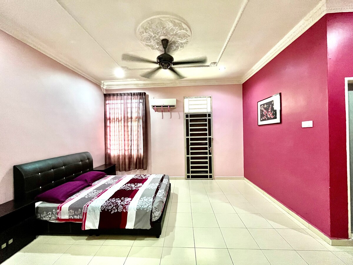 Grand Homestay Kulim 4卧室