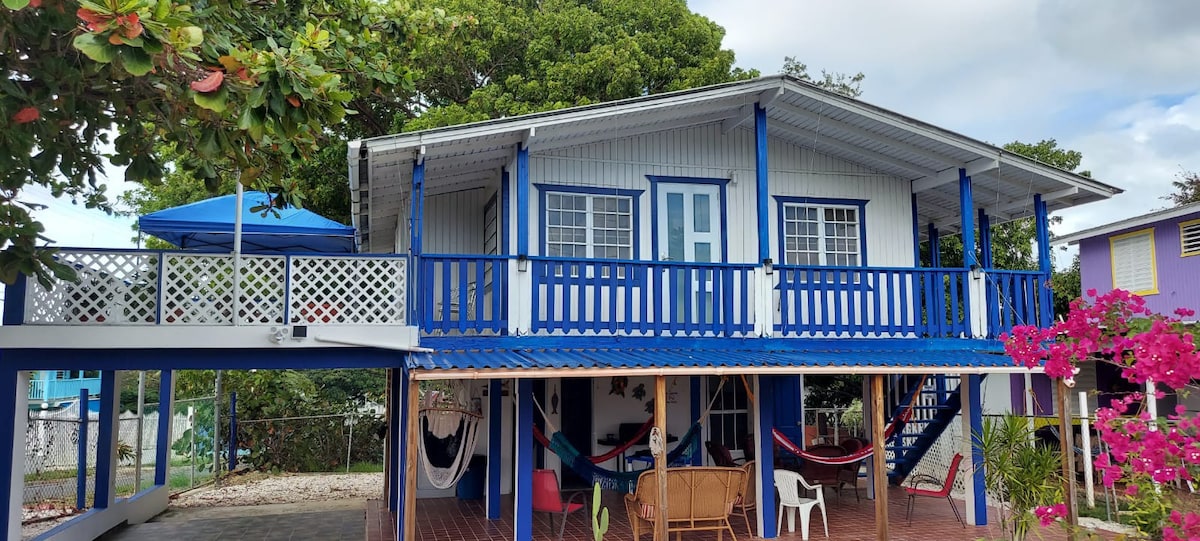 Casa Azul de Las Hamacas