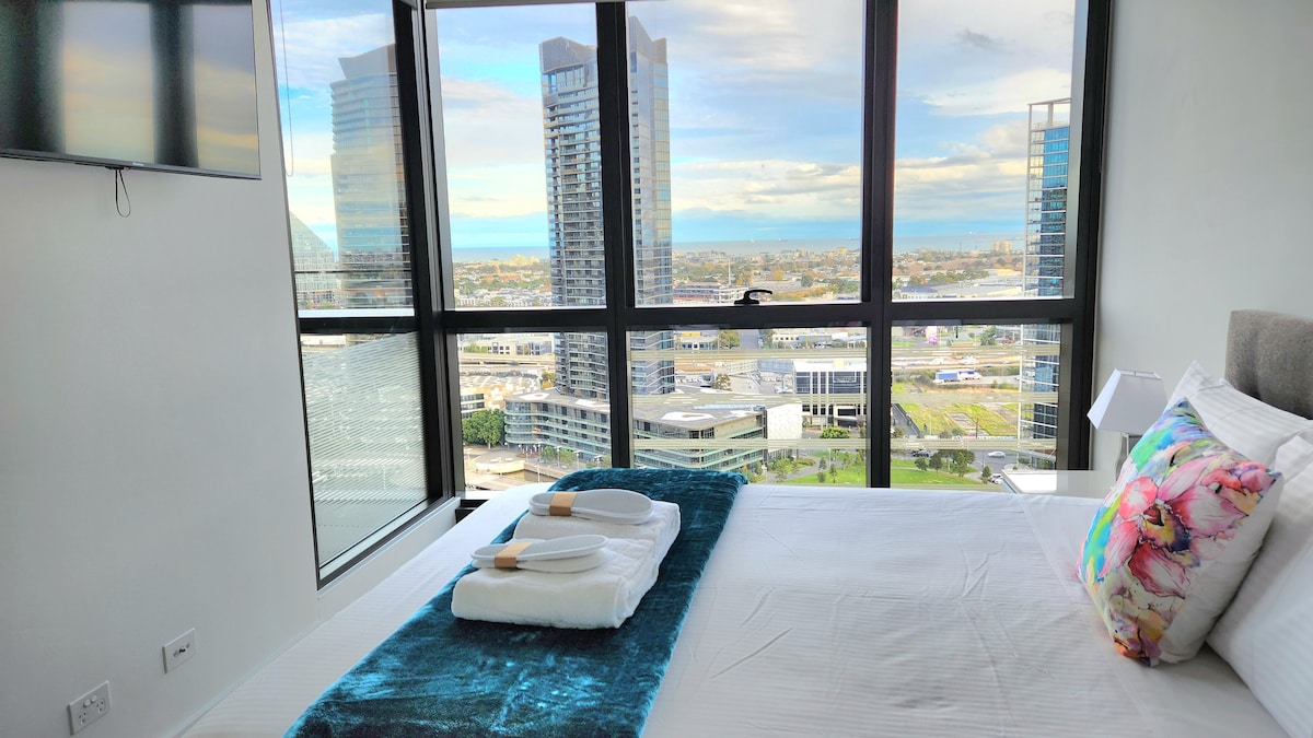 Premium 3 Bedroom with Marina & Bay Views