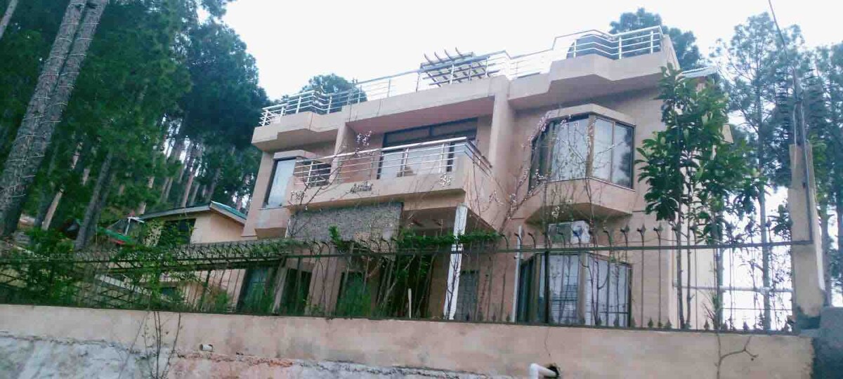 4 Bed Executive Lodge in Murree Hills Full House.