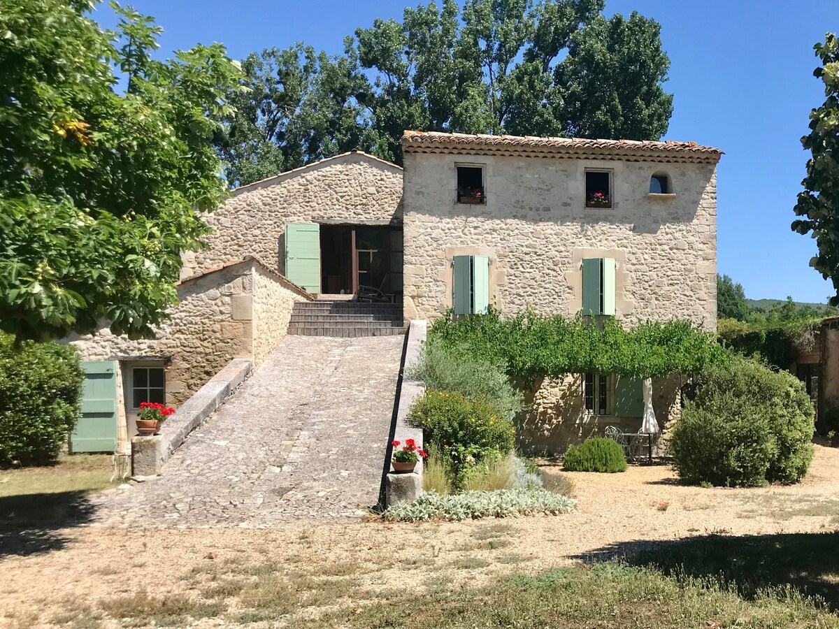 Bastide en Provence ，带有机泳池