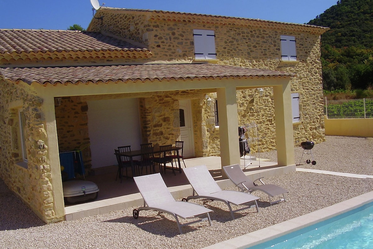 Beautiful villa with private pool in Gard