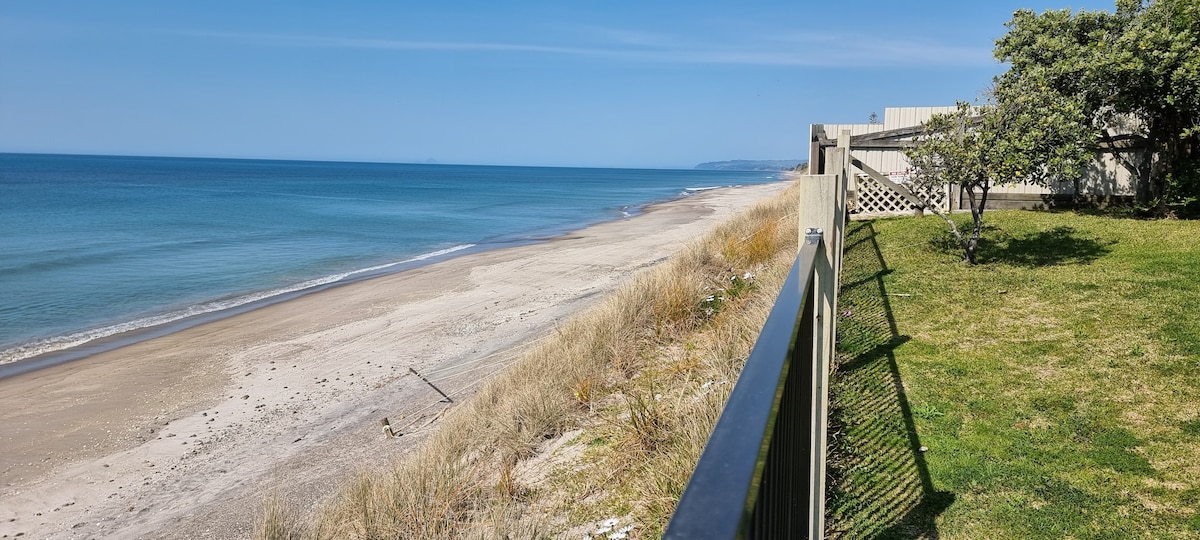 Pukehina Seaside Escape