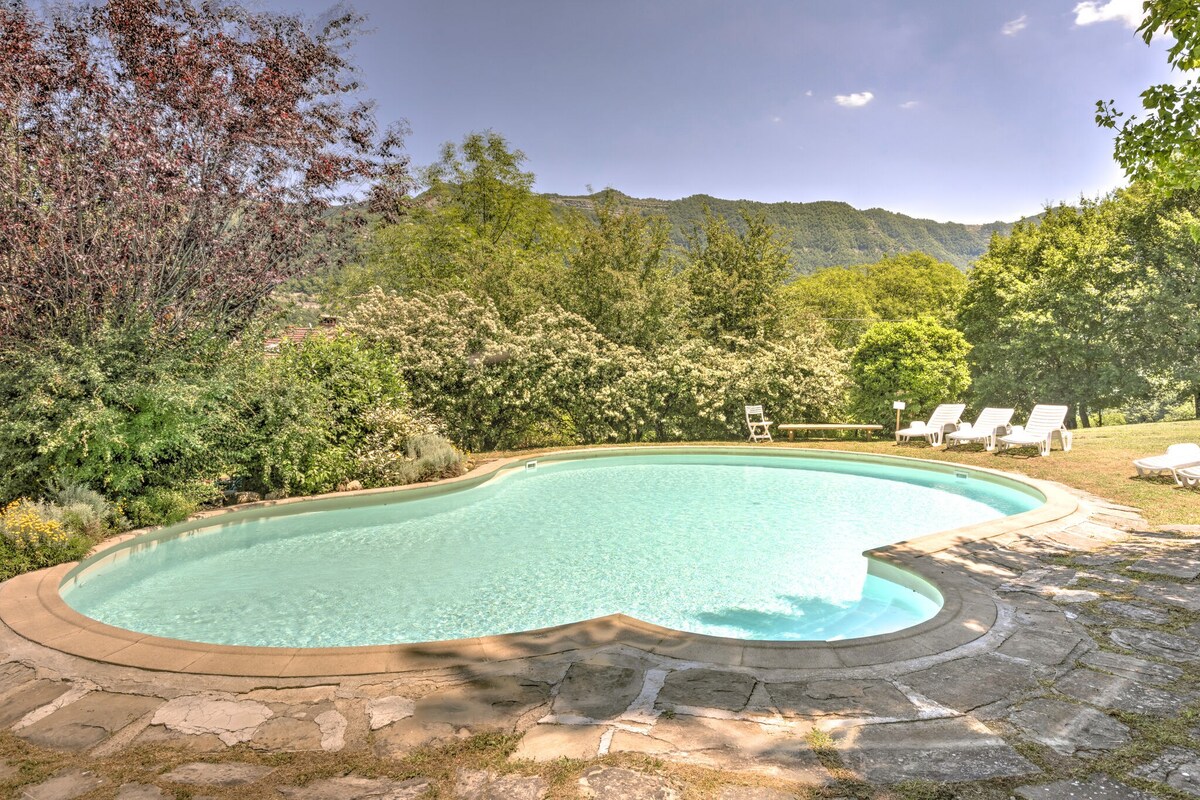 BELVILLA by OYO Rustic度假屋，家庭，游泳池