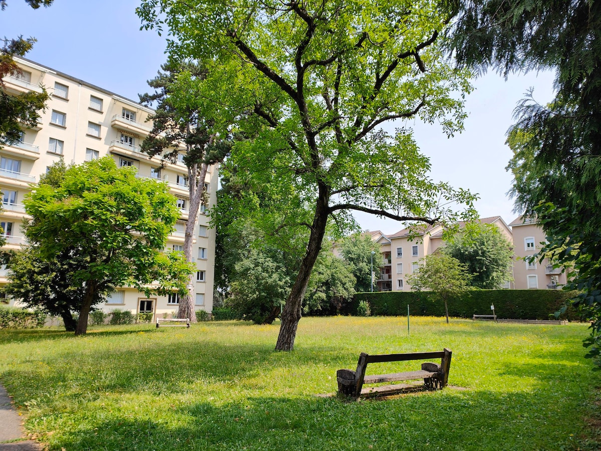 Appartement climatisé avec place parking privée