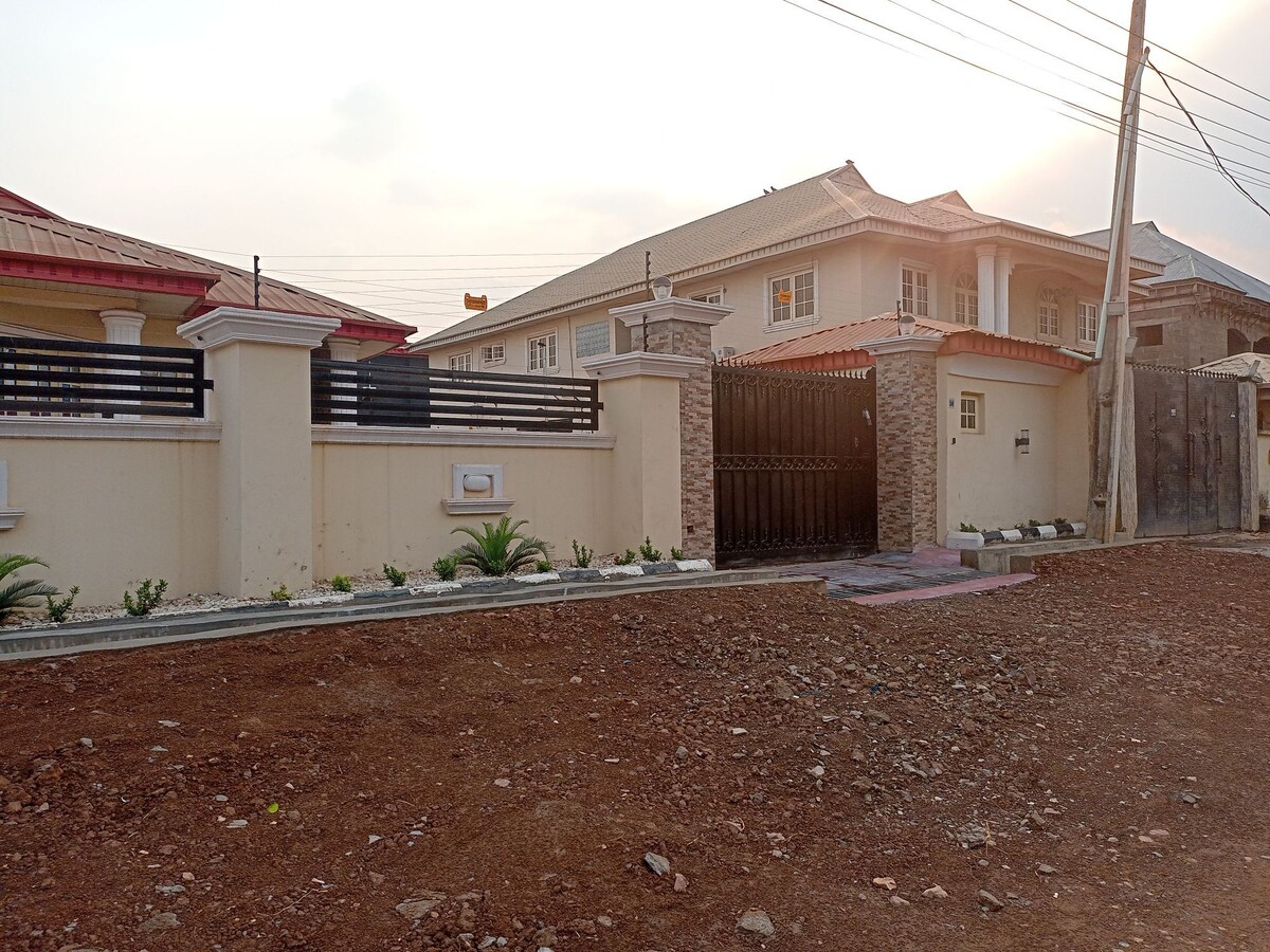 Lovely and serene 4 Bedroom Self in compound.