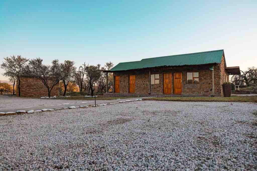 NEW! Insta-worthy En suite / Private Lodge on Farm