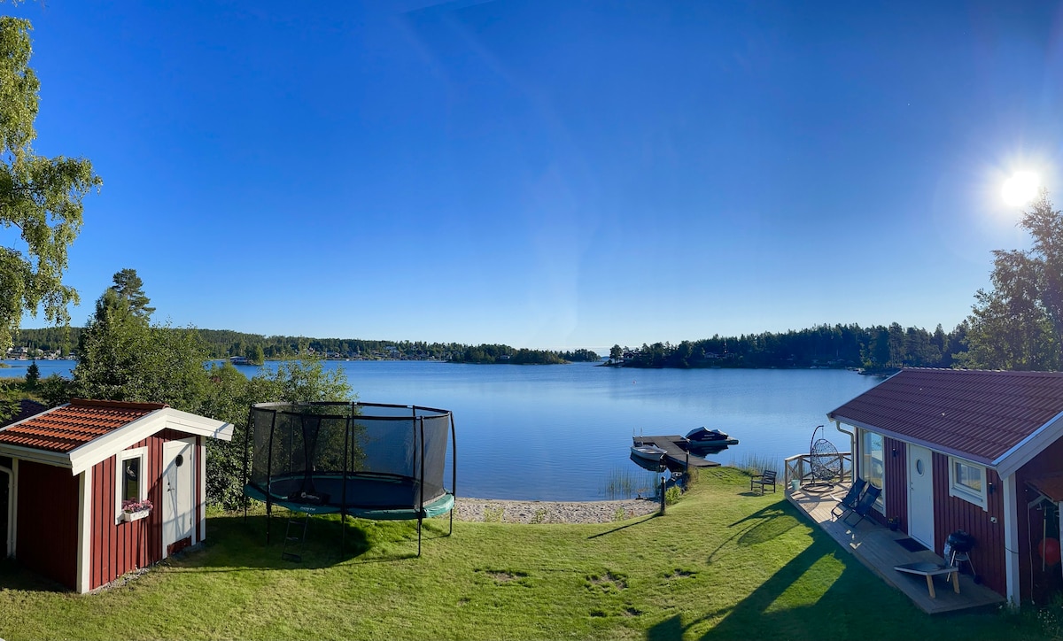 Sommarstuga vid havet med egen strand och SPA bad