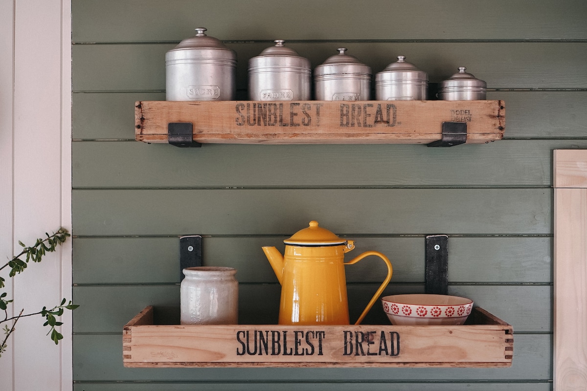 Broadskies Cabin, Causeway Coast