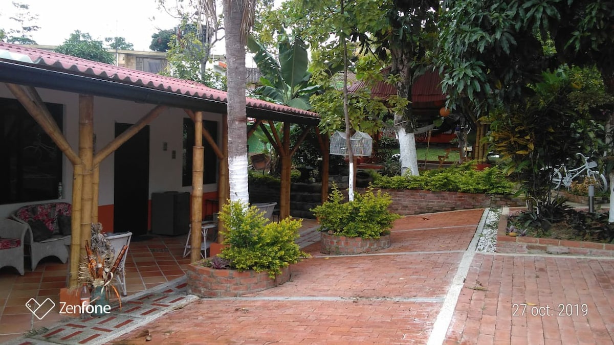 Casa guadua de descanso私人泳池