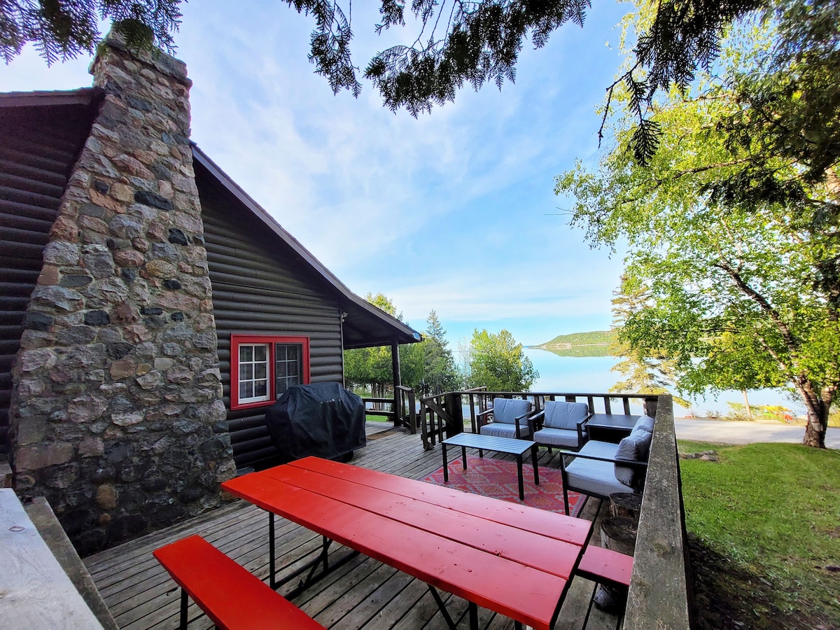 The Bayview Cottage in Gore Bay, Manitoulin Island