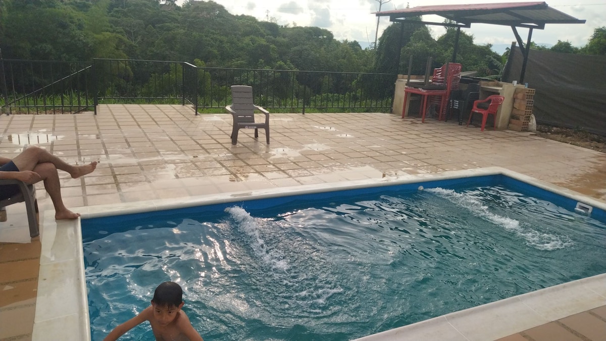 Hermosa casa de campo con piscina.