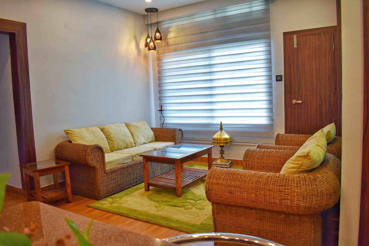 ~Hill View~2BHK Luxe Apt+Heart of Guwahati+GS Road