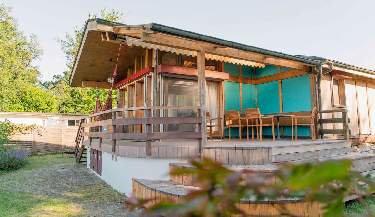 Cottage de Vully on the lakeshore