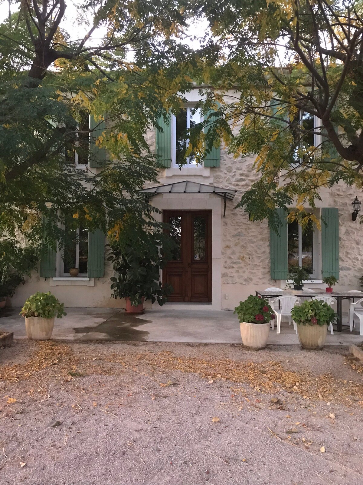 整套房源距离阿维尼翁（ Avignon ）农舍10分钟路程