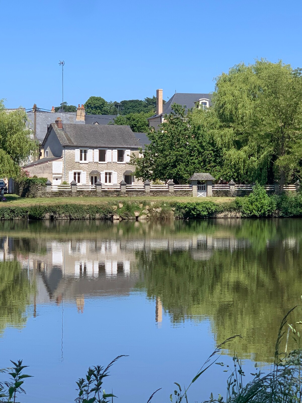 Daon河畔小屋-位于Mayenne河畔