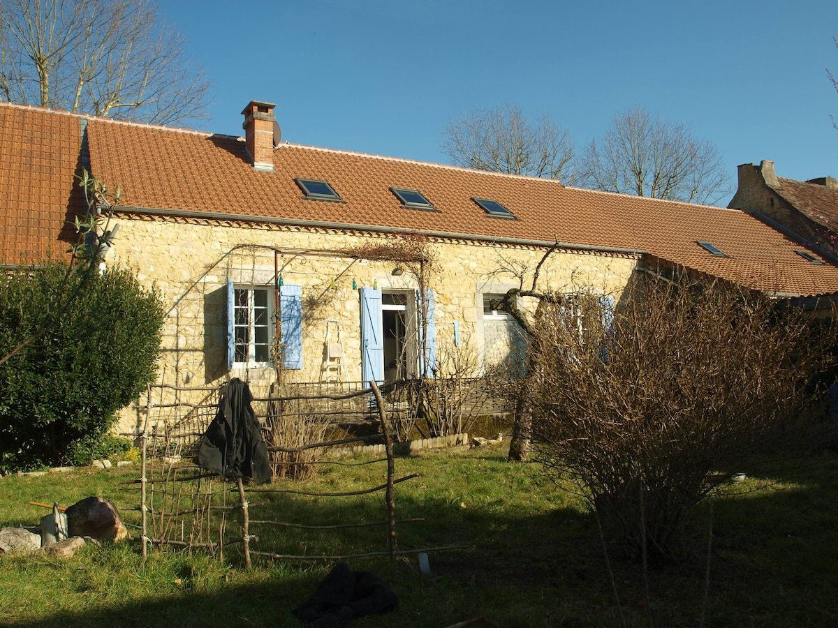 Accueillante maison familiale en pierre