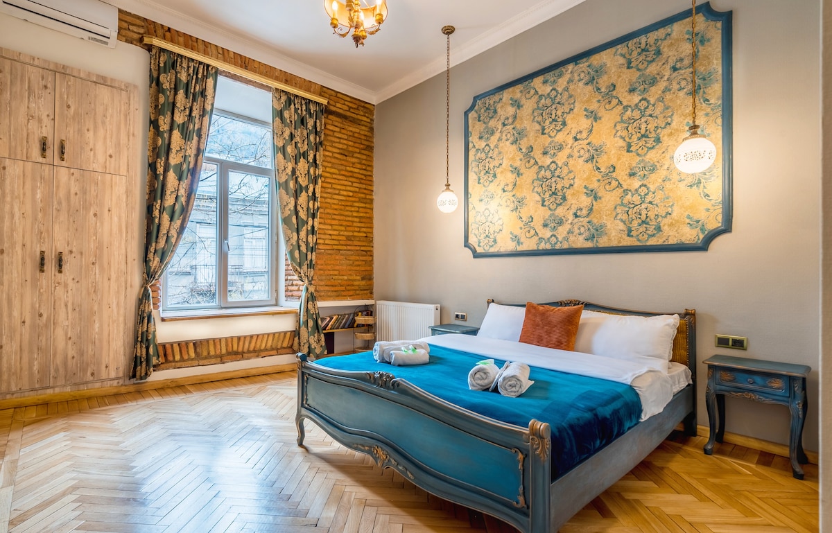 ✺✺3卧室公寓+2卫生间，距离Rustaveli大道2分钟路程✺✺