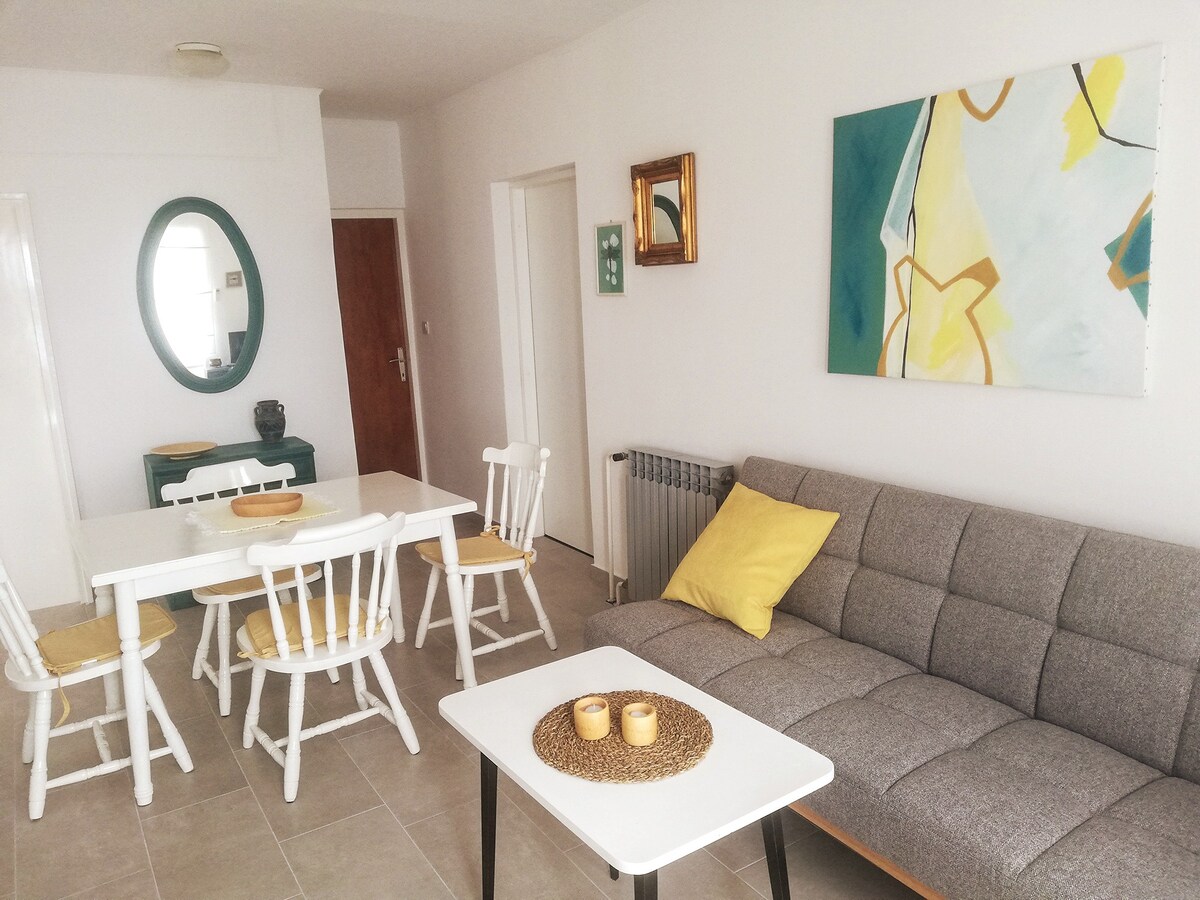 Bright&cosy apartment - 20 meters from the sea