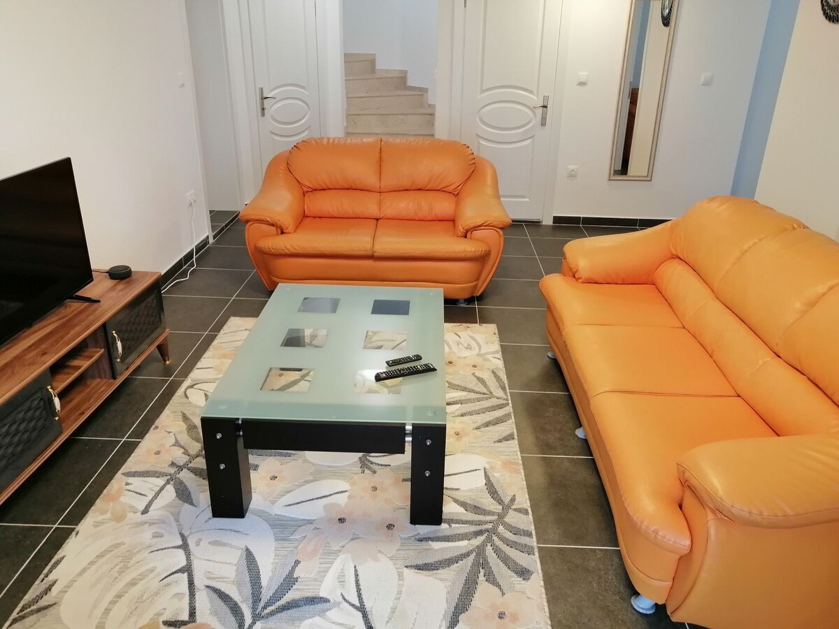 Beautiful 1 bedroom appartment with use of pool