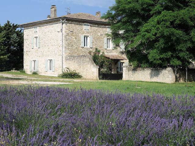 Bonlieu-sur-Roubion的民宿