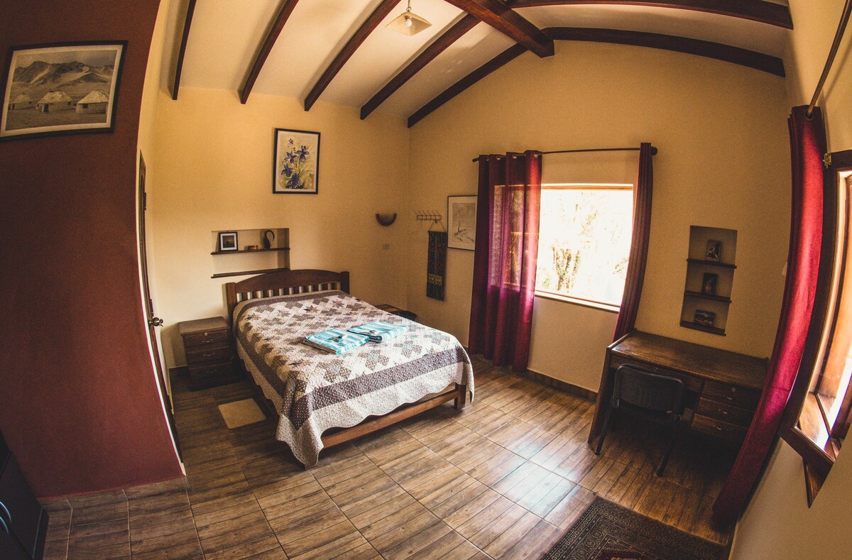 Double room with private bathroom, Hostel Serena