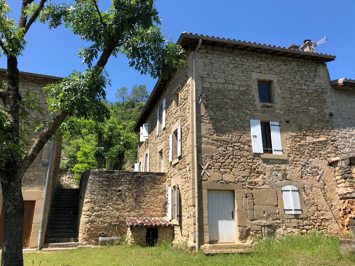 Bastide Casilda:220m² dans un domaine avec château