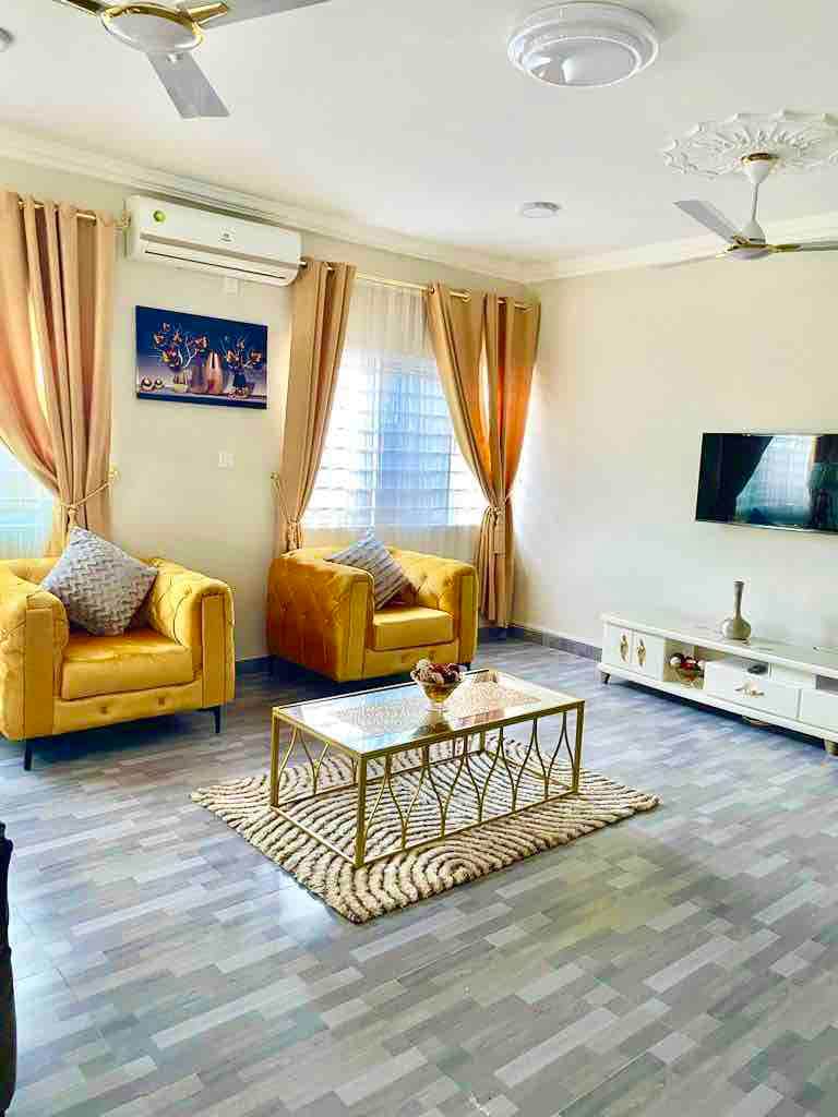 Luxury 3 Bed Home in Central Accra + FREE Wi-Fi