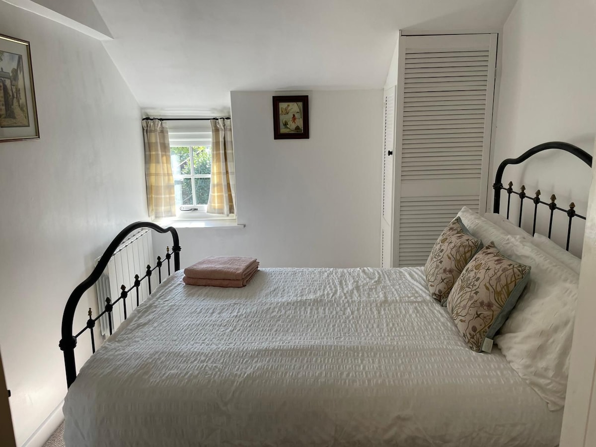 Ty Bach cottage: step back in time and unwind