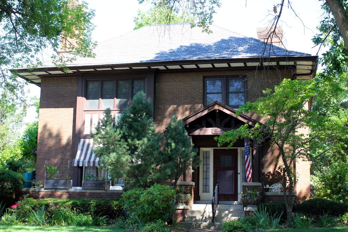 Centrally located historic home bedroom #4