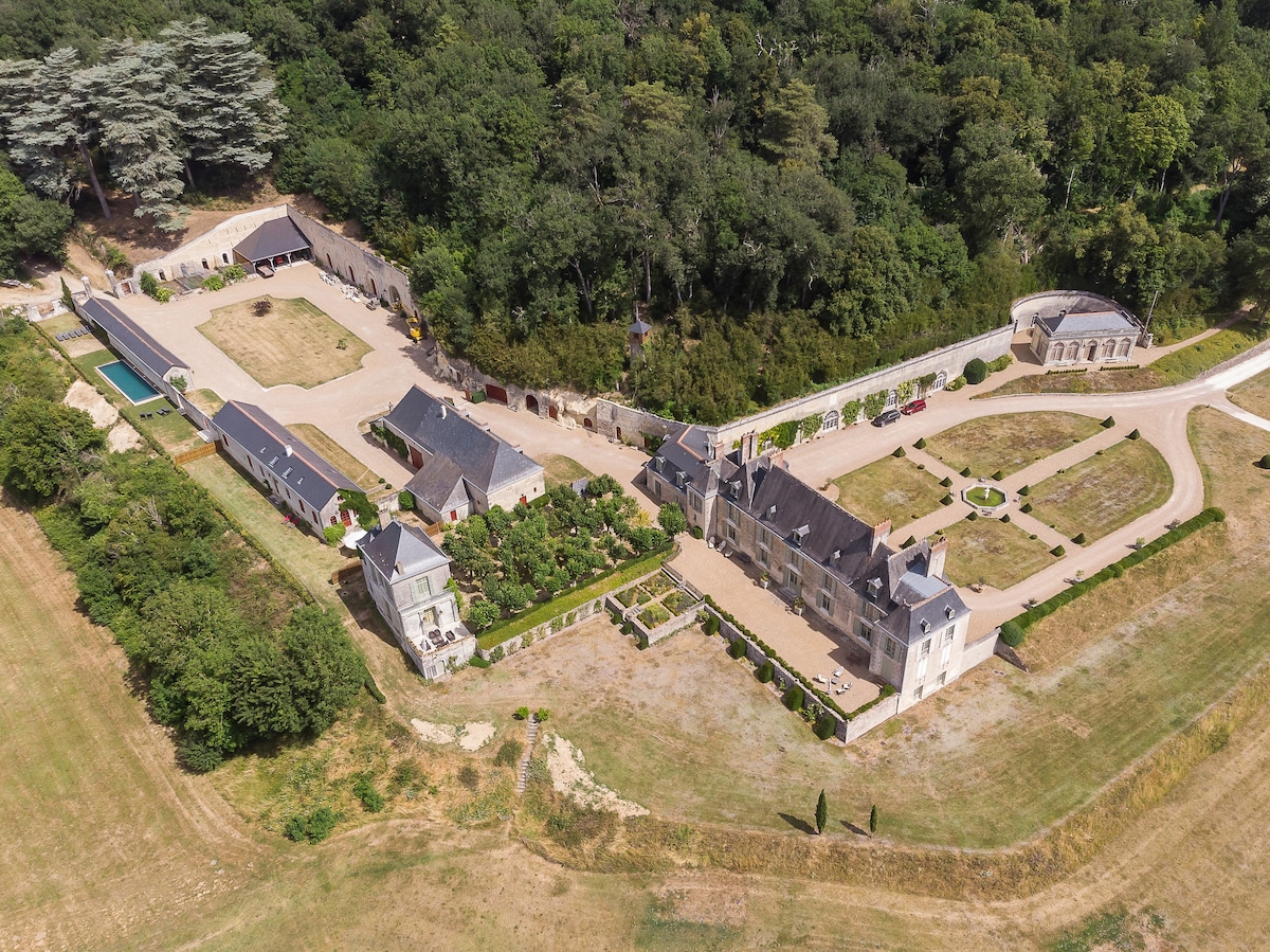 Les Ecuries du Château d 'Hodebert