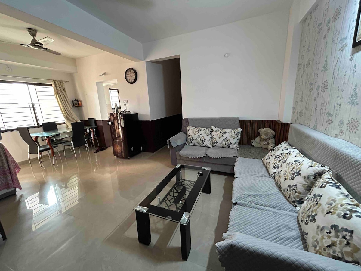 Fully Furnished 3 BHK apartment