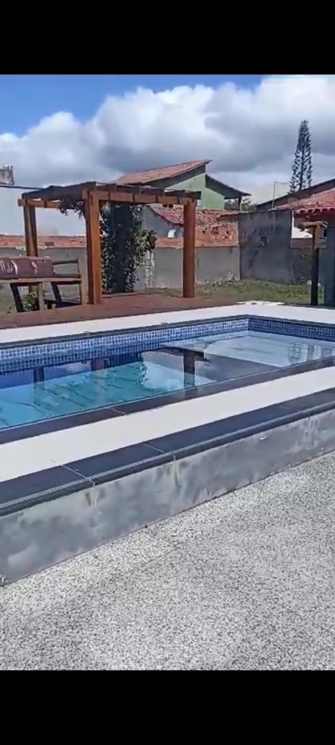 Casa em Guriri com piscina.