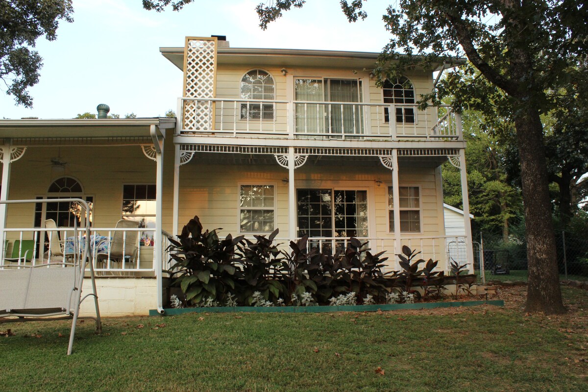 "The Bay House on Lake Tenkiller"