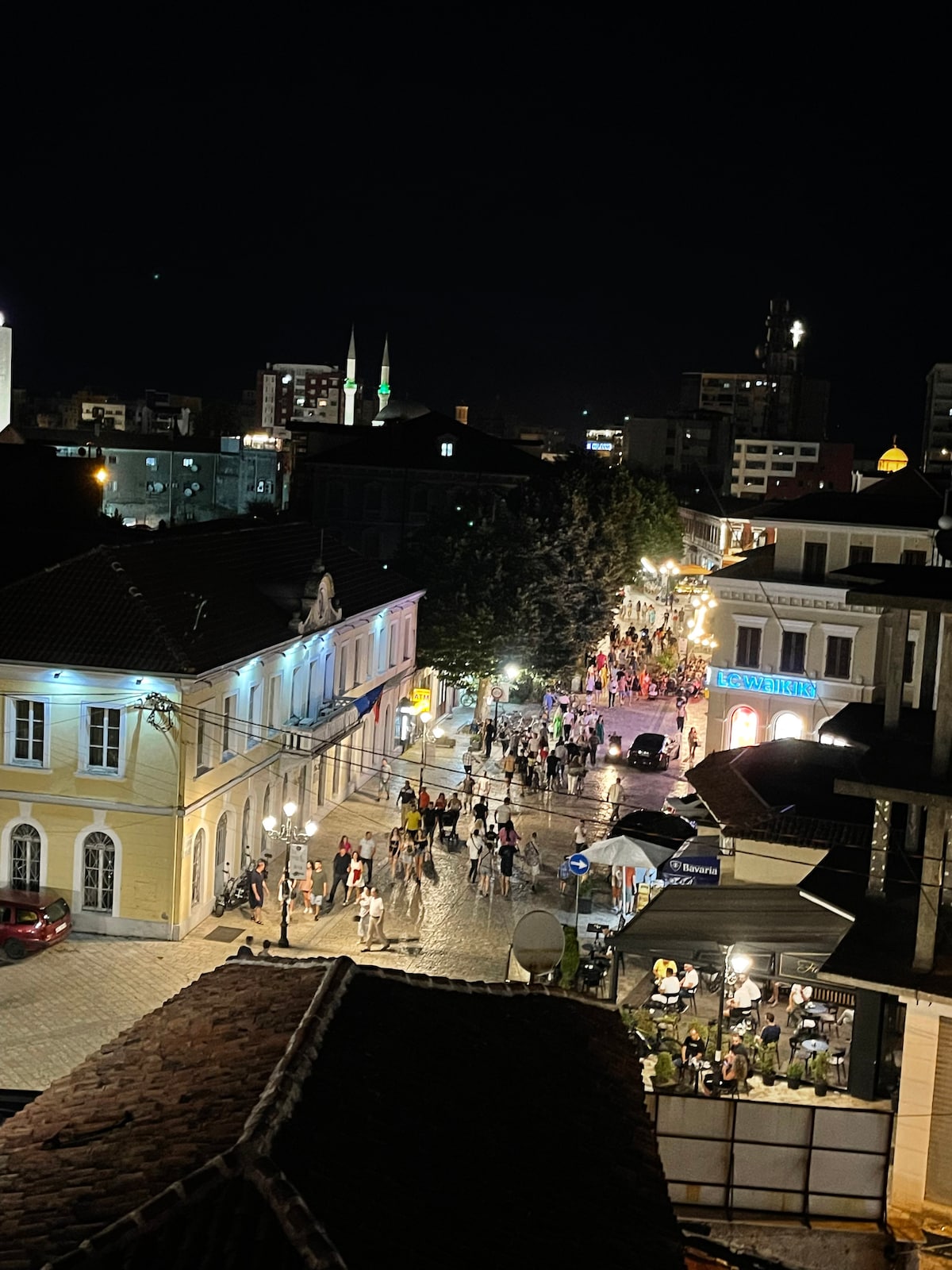 Pedestrian Street Center Apartment