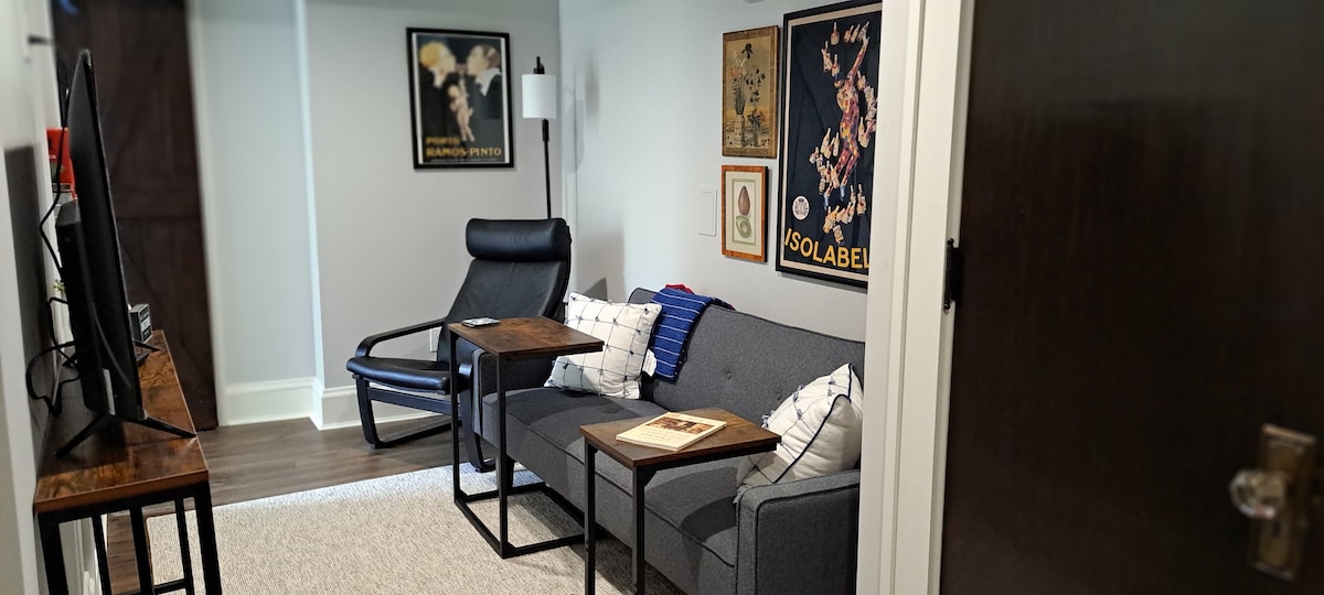 Comfy basement suite in Lakewood