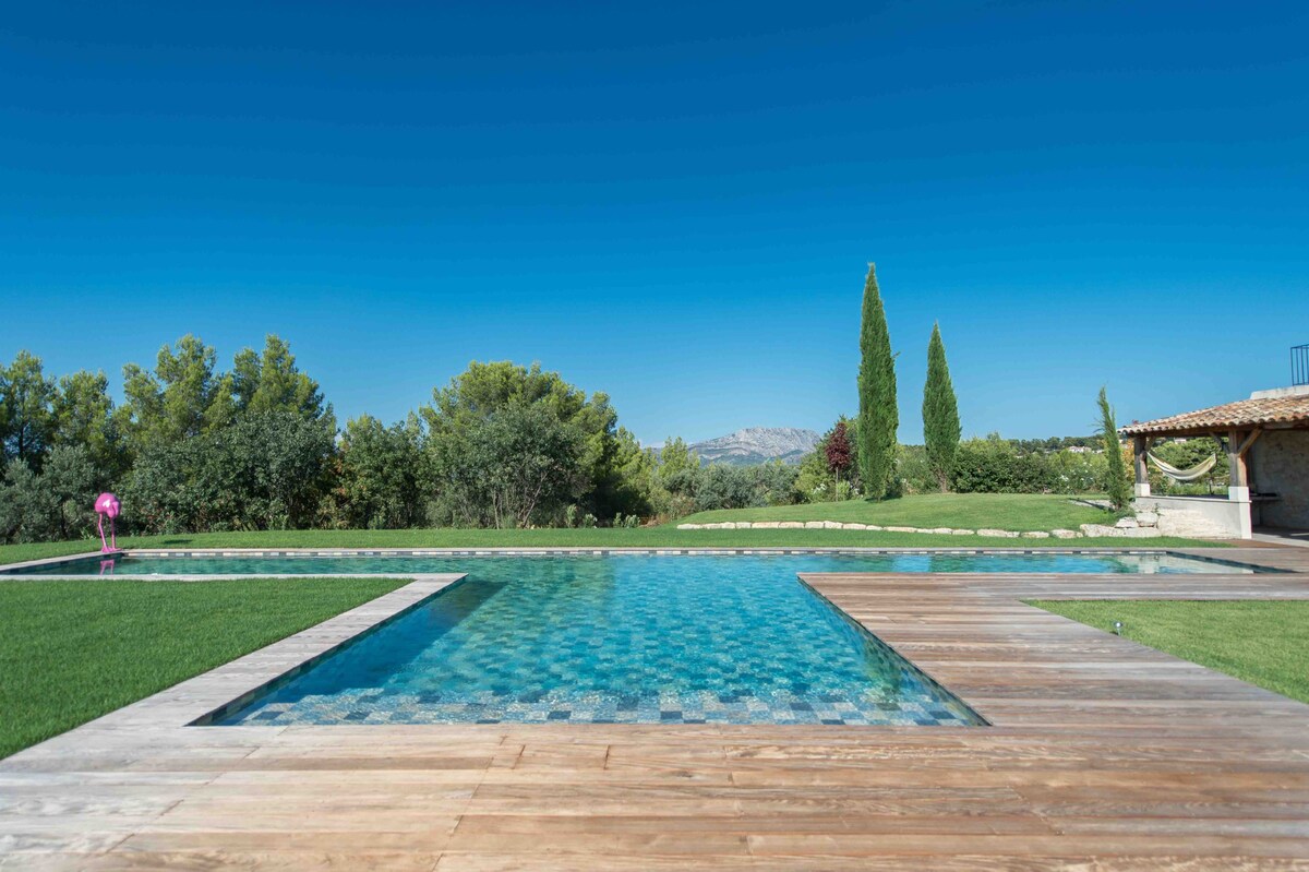 Mas splendide climatisé piscine chauffée Provence
